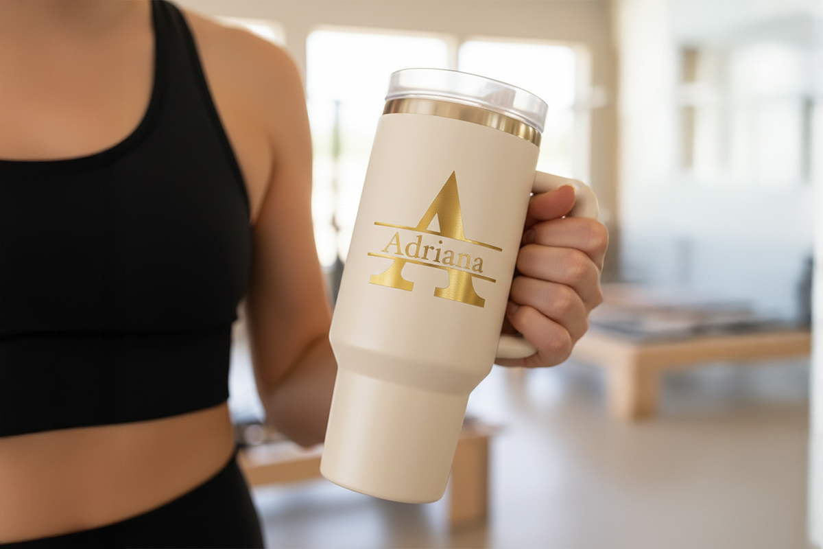 🎁 Termoska s vlastným menom – Váš štýl, Váš nápoj, Váš moment!